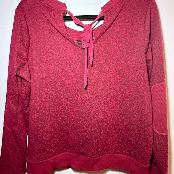 Floral Lace red Women's Top, medium - Picture 3 of 6